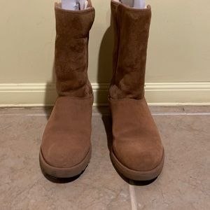 UGG Kirstin wedge boot size 9.5
